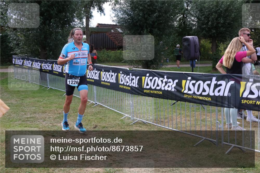 31.08.2025 - Elbe Triathlon Hamburg Luisa Fischer http://msf.ph/oto/8673857 31.08.2025 11:29:41 Laufen 1226 meine-sportfotos.de