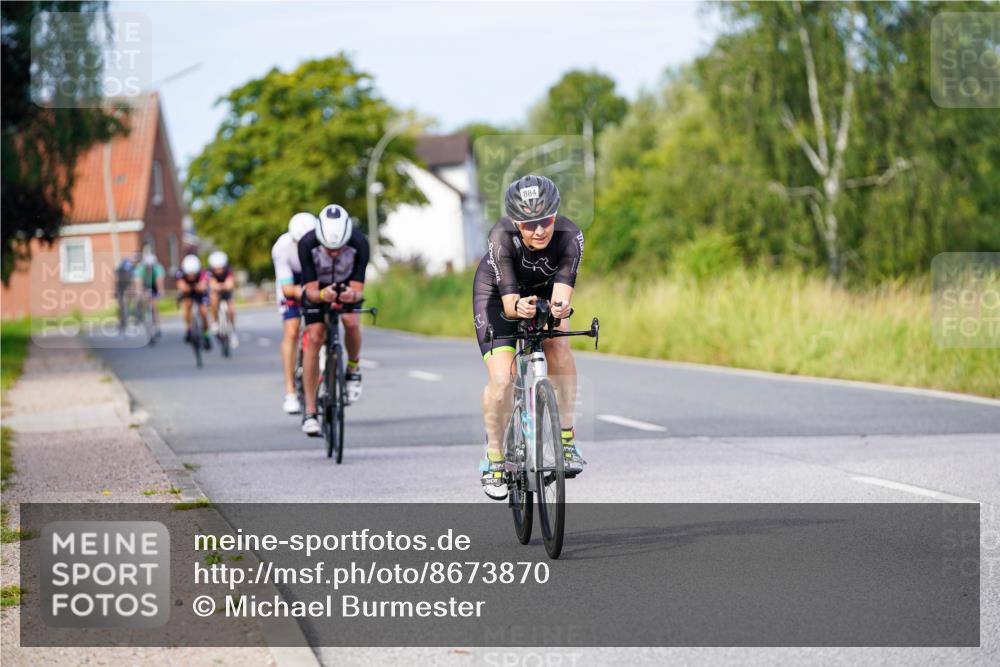 31.08.2025 - Elbe Triathlon Hamburg Michael Burmester http://msf.ph/oto/8673870 31.08.2025 10:13:10 Radfahren 500, 719, 770, 866, 884, 913 meine-sportfotos.de