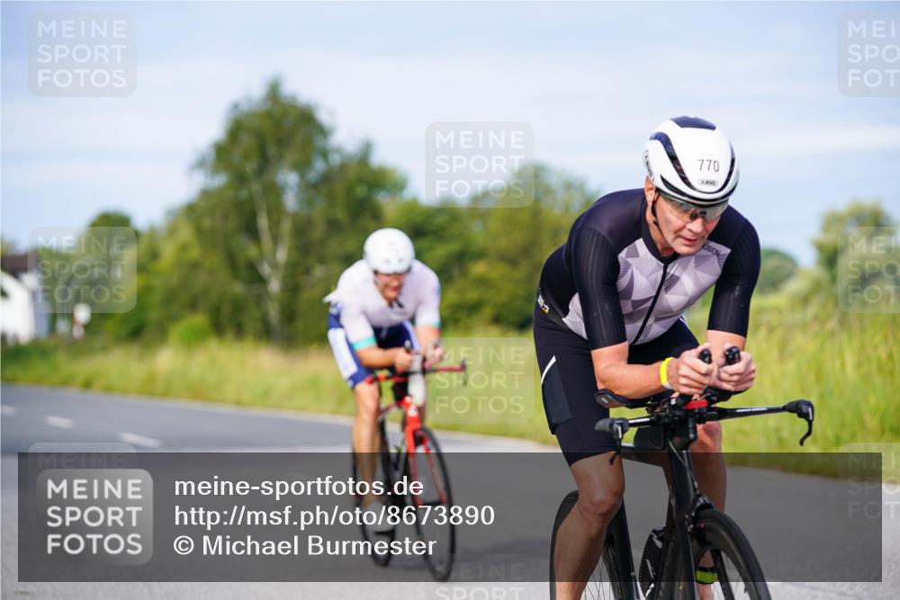 31.08.2025 - Elbe Triathlon Hamburg Michael Burmester http://msf.ph/oto/8673890 31.08.2025 10:13:12 Radfahren 546, 719, 770, 866, 884, 913 meine-sportfotos.de