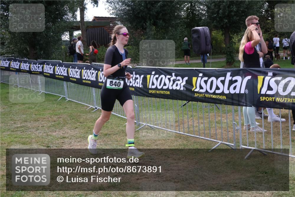 31.08.2025 - Elbe Triathlon Hamburg Luisa Fischer http://msf.ph/oto/8673891 31.08.2025 11:29:57 Laufen 840 meine-sportfotos.de