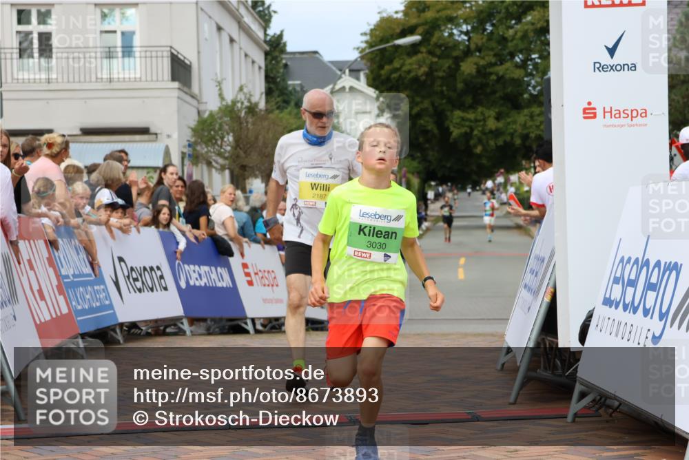 31.08.2025 - 21. Blankeneser Heldenlauf Strokosch-Dieckow http://msf.ph/oto/8673893 31.08.2025 10:51:30 Ziel 2187, 3580, 3030 meine-sportfotos.de