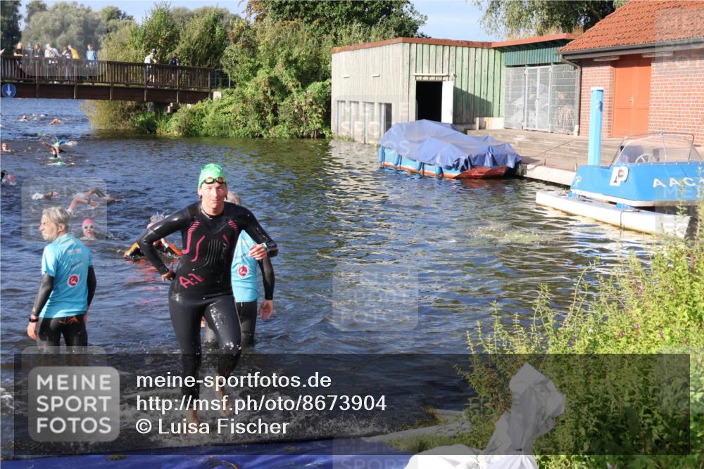 31.08.2025 - Elbe Triathlon Hamburg Luisa Fischer http://msf.ph/oto/8673904 31.08.2025 08:46:10 Schwimmen 246, 280, 360 meine-sportfotos.de