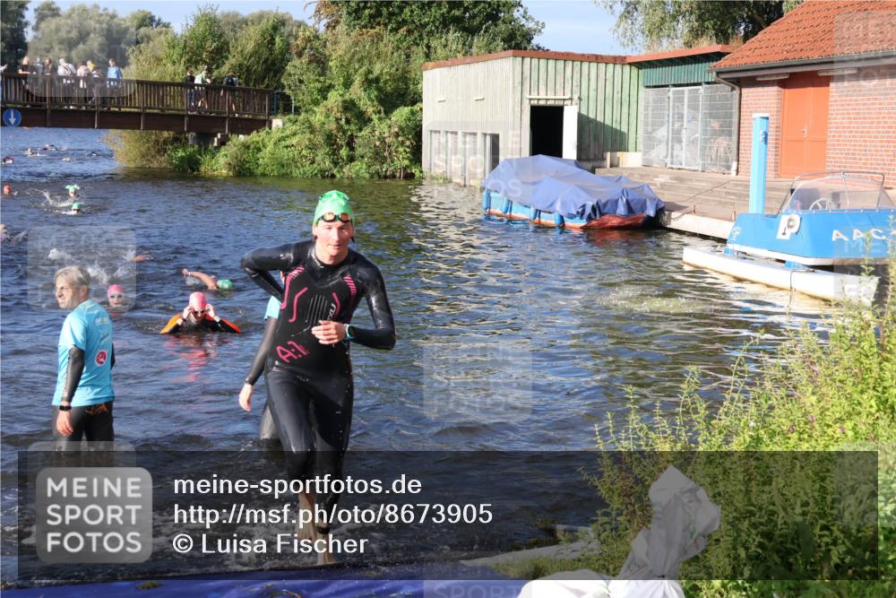 31.08.2025 - Elbe Triathlon Hamburg Luisa Fischer http://msf.ph/oto/8673905 31.08.2025 08:46:10 Schwimmen 246, 280, 360 meine-sportfotos.de