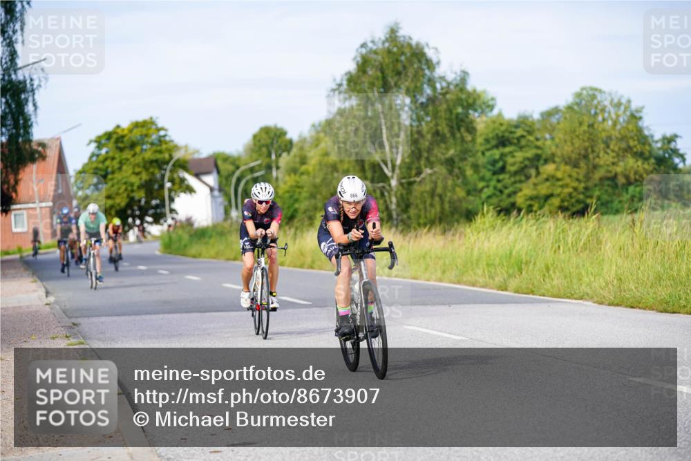 31.08.2025 - Elbe Triathlon Hamburg Michael Burmester http://msf.ph/oto/8673907 31.08.2025 10:13:15 Radfahren 417, 546, 719, 770, 833, 866, 913 meine-sportfotos.de