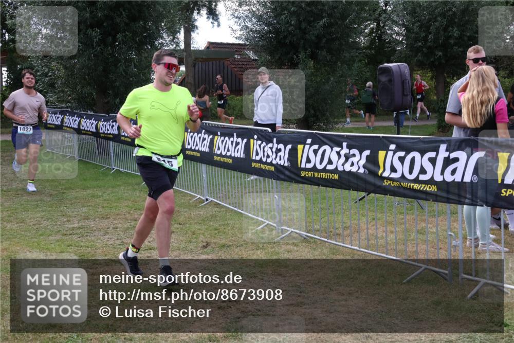 31.08.2025 - Elbe Triathlon Hamburg Luisa Fischer http://msf.ph/oto/8673908 31.08.2025 11:30:12 Laufen 1027 meine-sportfotos.de