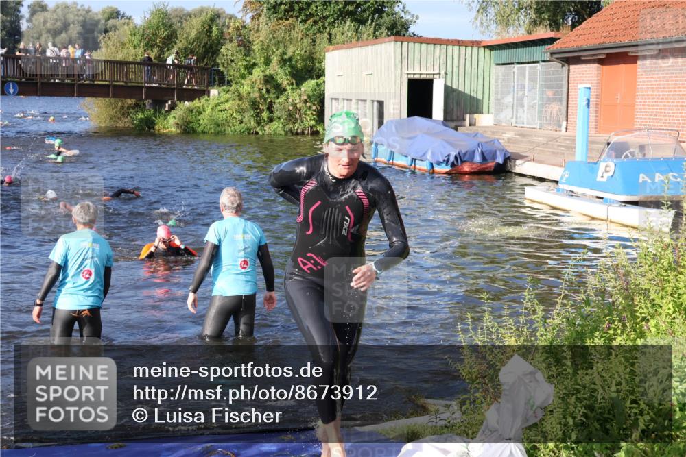 31.08.2025 - Elbe Triathlon Hamburg Luisa Fischer http://msf.ph/oto/8673912 31.08.2025 08:46:11 Schwimmen 246, 280, 360 meine-sportfotos.de