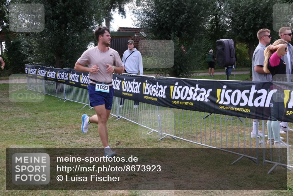 31.08.2025 - Elbe Triathlon Hamburg Luisa Fischer http://msf.ph/oto/8673923 31.08.2025 11:30:14 Laufen 1027 meine-sportfotos.de