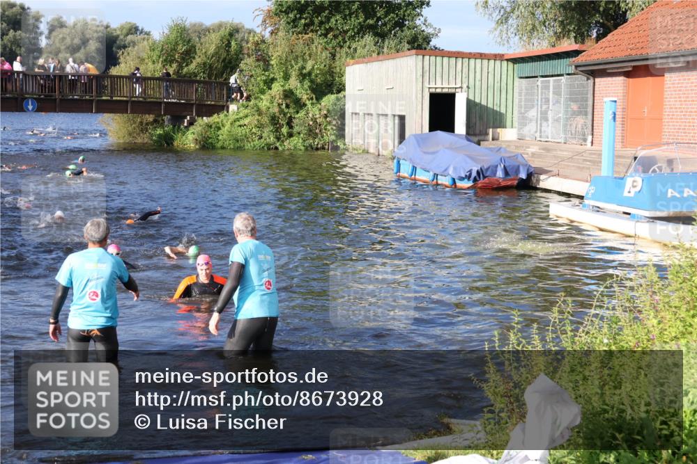 31.08.2025 - Elbe Triathlon Hamburg Luisa Fischer http://msf.ph/oto/8673928 31.08.2025 08:46:13 Schwimmen 246, 280, 281 meine-sportfotos.de