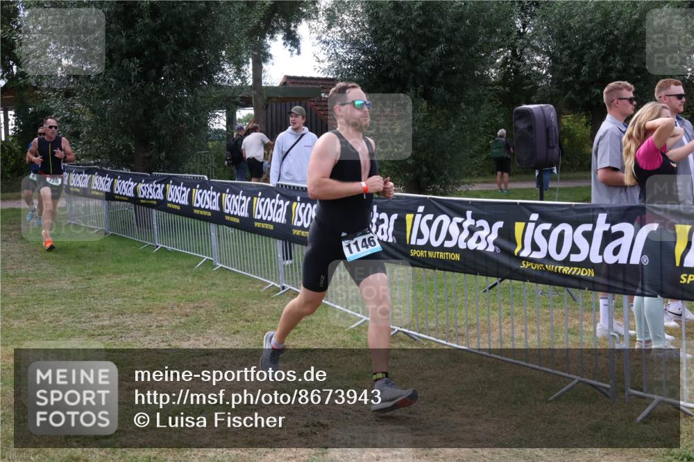 31.08.2025 - Elbe Triathlon Hamburg Luisa Fischer http://msf.ph/oto/8673943 31.08.2025 11:30:17 Laufen 61, 726, 1146 meine-sportfotos.de