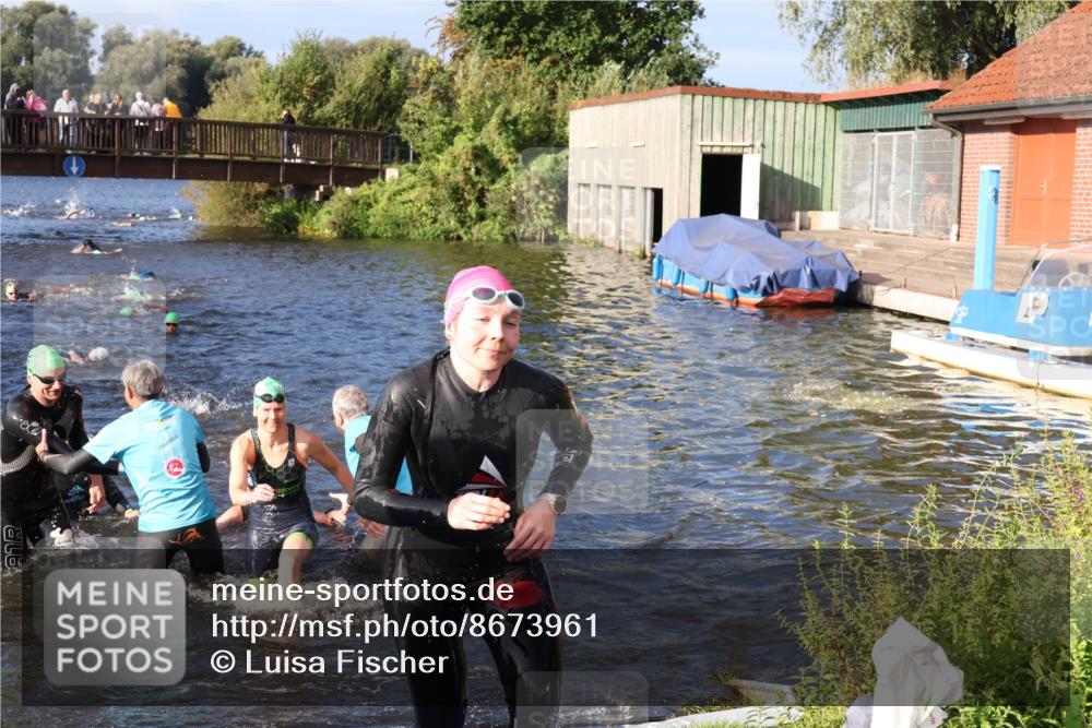 31.08.2025 - Elbe Triathlon Hamburg Luisa Fischer http://msf.ph/oto/8673961 31.08.2025 08:46:23 Schwimmen 281, 287, 291, 301, 305, 315, 346 meine-sportfotos.de