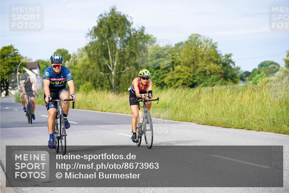 31.08.2025 - Elbe Triathlon Hamburg Michael Burmester http://msf.ph/oto/8673963 31.08.2025 10:13:20 Radfahren 417, 477, 494, 546, 833, 851 meine-sportfotos.de