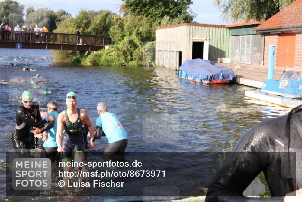 31.08.2025 - Elbe Triathlon Hamburg Luisa Fischer http://msf.ph/oto/8673971 31.08.2025 08:46:24 Schwimmen 281, 287, 291, 301, 305, 315, 346 meine-sportfotos.de