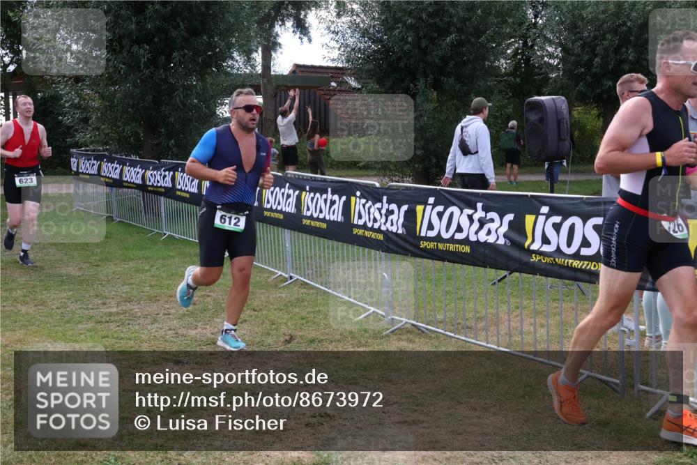 31.08.2025 - Elbe Triathlon Hamburg Luisa Fischer http://msf.ph/oto/8673972 31.08.2025 11:30:21 Laufen 623, 612, 726 meine-sportfotos.de