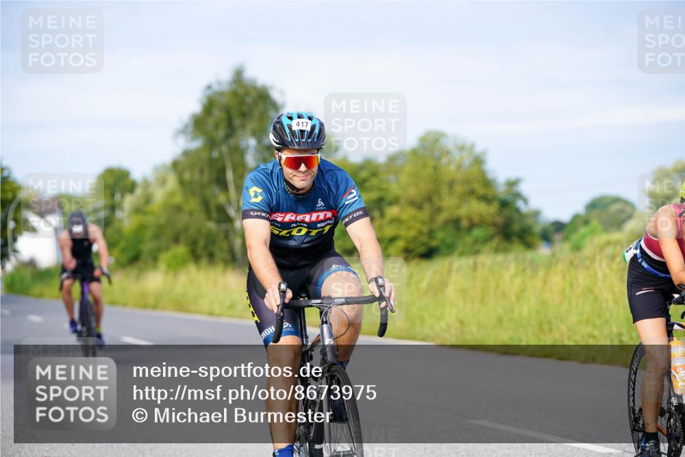 31.08.2025 - Elbe Triathlon Hamburg Michael Burmester http://msf.ph/oto/8673975 31.08.2025 10:13:21 Radfahren 417, 477, 494, 546, 833, 851 meine-sportfotos.de