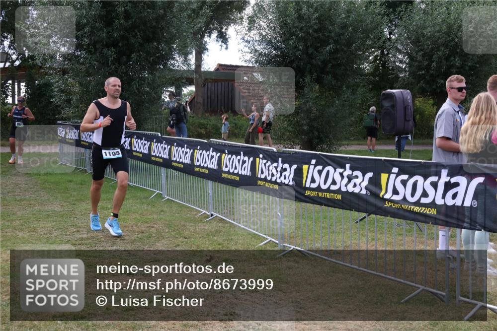 31.08.2025 - Elbe Triathlon Hamburg Luisa Fischer http://msf.ph/oto/8673999 31.08.2025 11:30:30 Laufen 861, 1195 meine-sportfotos.de