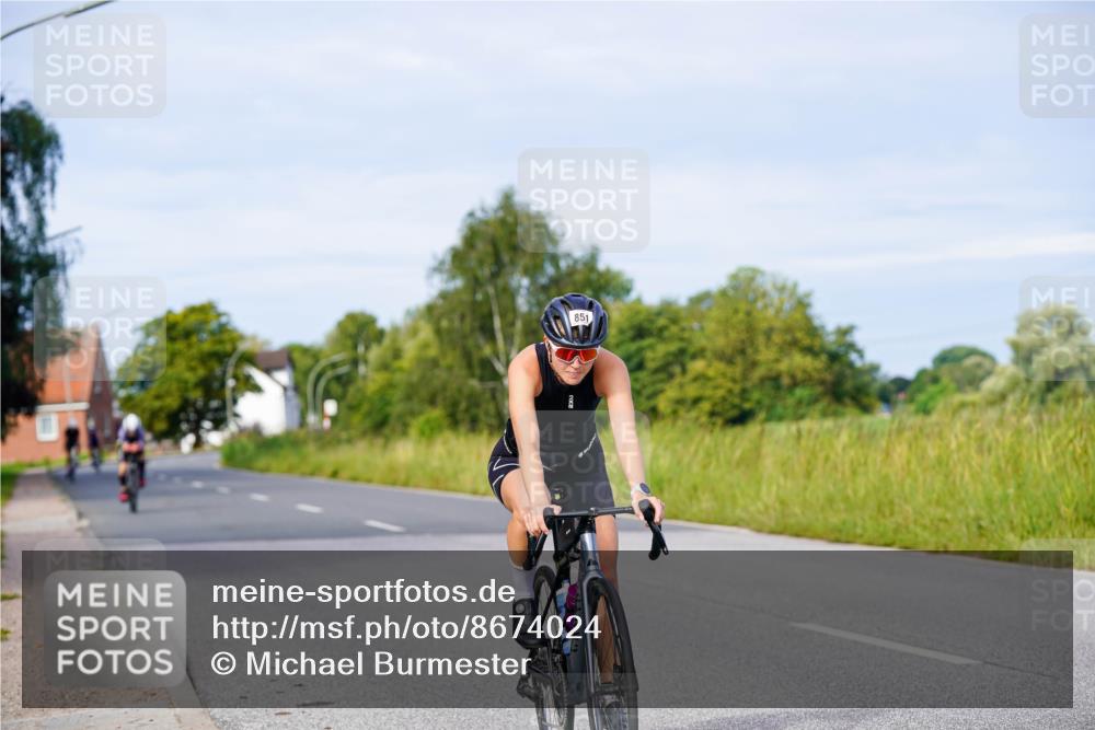 31.08.2025 - Elbe Triathlon Hamburg Michael Burmester http://msf.ph/oto/8674024 31.08.2025 10:13:26 Radfahren 477, 494, 774, 851 meine-sportfotos.de