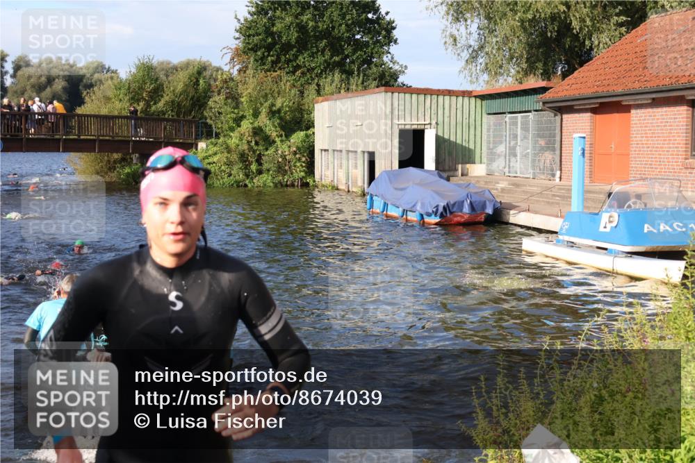 31.08.2025 - Elbe Triathlon Hamburg Luisa Fischer http://msf.ph/oto/8674039 31.08.2025 08:46:36 Schwimmen 268, 293, 301, 305, 313, 318 meine-sportfotos.de