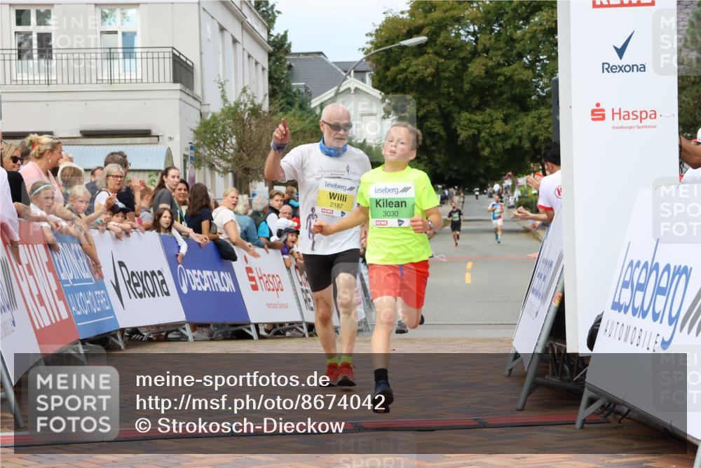 31.08.2025 - 21. Blankeneser Heldenlauf Strokosch-Dieckow http://msf.ph/oto/8674042 31.08.2025 10:51:30 Ziel 2187, 3580, 3030 meine-sportfotos.de