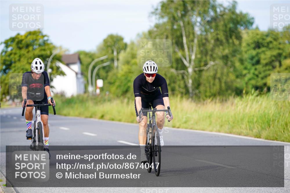 31.08.2025 - Elbe Triathlon Hamburg Michael Burmester http://msf.ph/oto/8674047 31.08.2025 10:13:33 Radfahren 432, 774, 837, 887, 916 meine-sportfotos.de