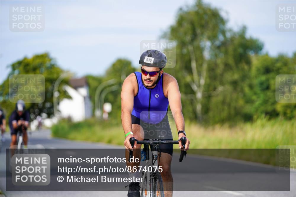 31.08.2025 - Elbe Triathlon Hamburg Michael Burmester http://msf.ph/oto/8674075 31.08.2025 10:13:38 Radfahren 432, 821, 887, 916 meine-sportfotos.de
