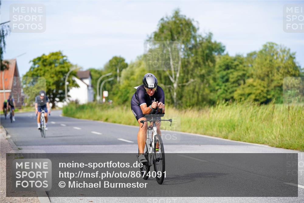 31.08.2025 - Elbe Triathlon Hamburg Michael Burmester http://msf.ph/oto/8674091 31.08.2025 10:13:40 Radfahren 432, 821, 916, 925 meine-sportfotos.de