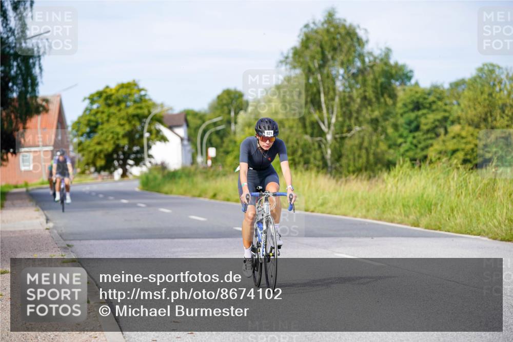 31.08.2025 - Elbe Triathlon Hamburg Michael Burmester http://msf.ph/oto/8674102 31.08.2025 10:13:42 Radfahren 821, 916, 925 meine-sportfotos.de