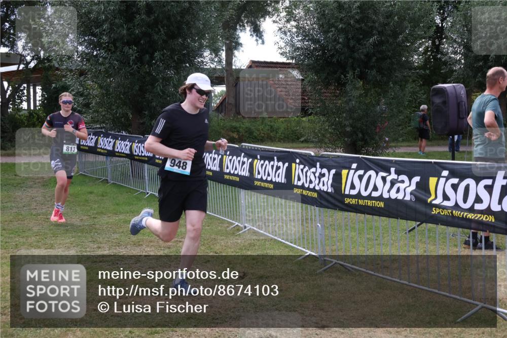 31.08.2025 - Elbe Triathlon Hamburg Luisa Fischer http://msf.ph/oto/8674103 31.08.2025 11:31:09 Laufen 813, 948 meine-sportfotos.de