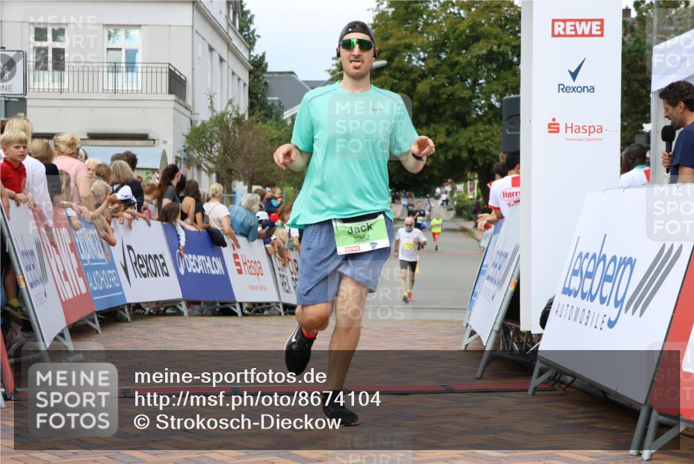31.08.2025 - 21. Blankeneser Heldenlauf Strokosch-Dieckow http://msf.ph/oto/8674104 31.08.2025 10:51:21 Ziel 3388, 3292 meine-sportfotos.de