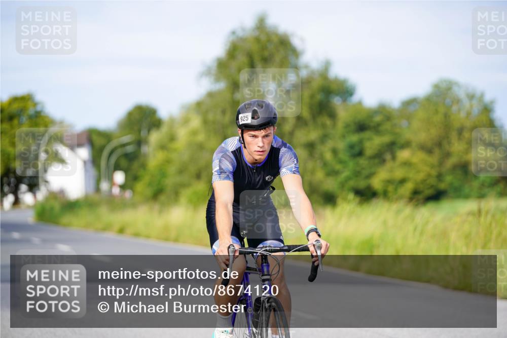 31.08.2025 - Elbe Triathlon Hamburg Michael Burmester http://msf.ph/oto/8674120 31.08.2025 10:13:46 Radfahren 821, 886, 925 meine-sportfotos.de