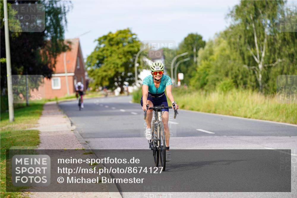 31.08.2025 - Elbe Triathlon Hamburg Michael Burmester http://msf.ph/oto/8674127 31.08.2025 10:13:49 Radfahren 567, 886, 925 meine-sportfotos.de