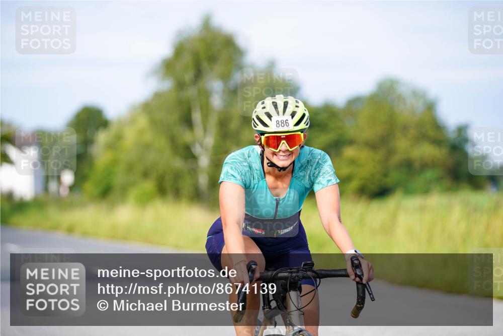 31.08.2025 - Elbe Triathlon Hamburg Michael Burmester http://msf.ph/oto/8674139 31.08.2025 10:13:50 Radfahren 567, 886 meine-sportfotos.de