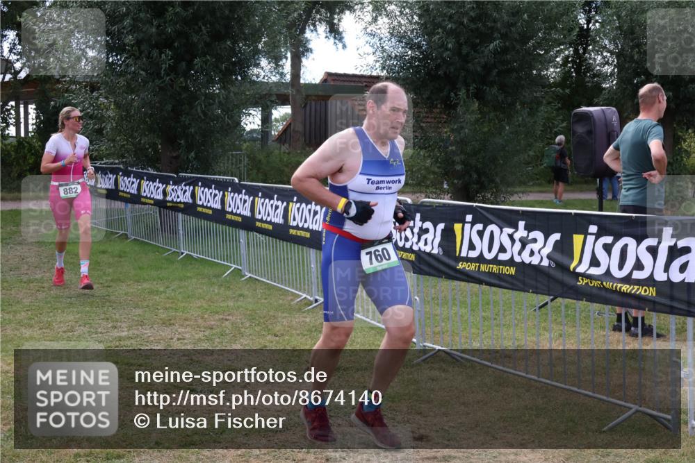 31.08.2025 - Elbe Triathlon Hamburg Luisa Fischer http://msf.ph/oto/8674140 31.08.2025 11:31:16 Laufen 882, 760 meine-sportfotos.de
