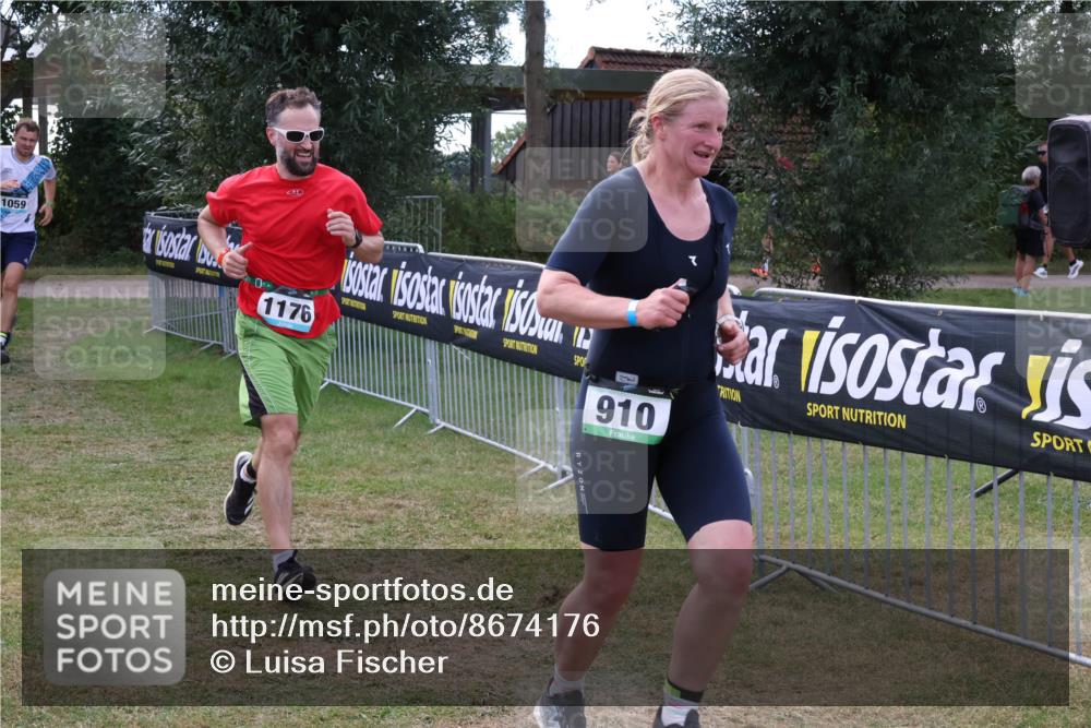 31.08.2025 - Elbe Triathlon Hamburg Luisa Fischer http://msf.ph/oto/8674176 31.08.2025 11:31:36 Laufen 1059, 0, 12, 1176, 910 meine-sportfotos.de
