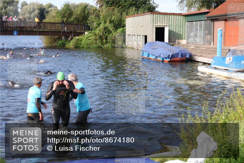 31.08.2025 - Elbe Triathlon Hamburg Luisa Fischer http://msf.ph/oto/8674180 31.08.2025 08:47:08 Schwimmen 310 meine-sportfotos.de