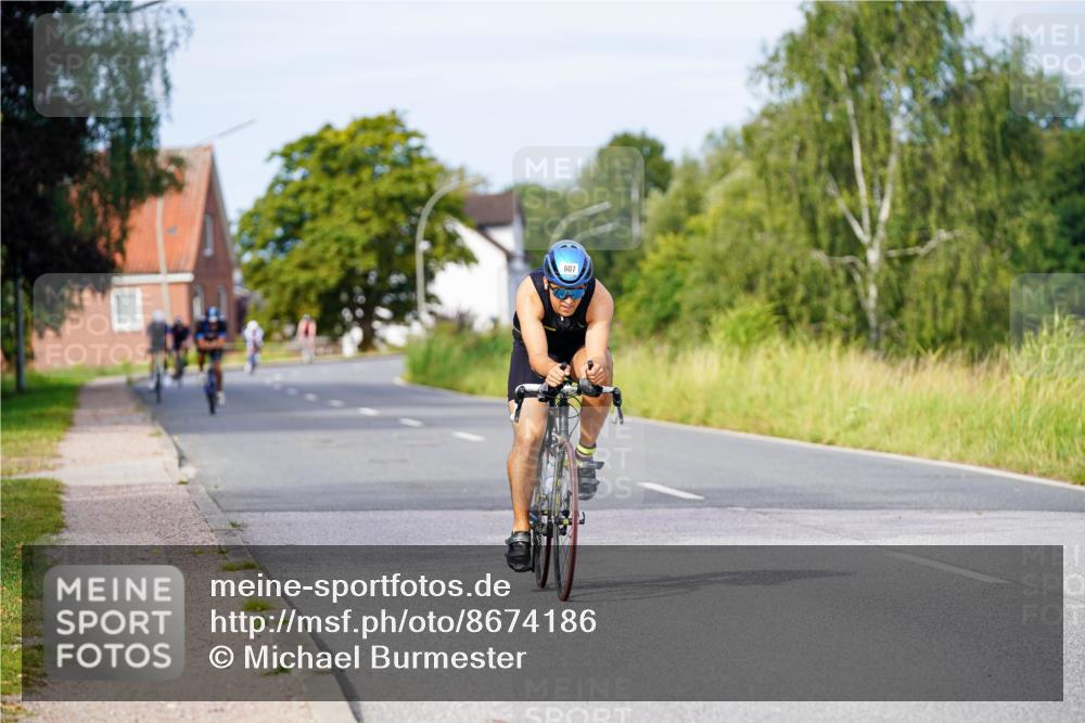 31.08.2025 - Elbe Triathlon Hamburg Michael Burmester http://msf.ph/oto/8674186 31.08.2025 10:14:06 Radfahren 607, 729, 773, 881 meine-sportfotos.de