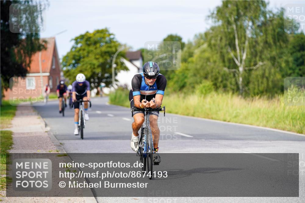 31.08.2025 - Elbe Triathlon Hamburg Michael Burmester http://msf.ph/oto/8674193 31.08.2025 10:14:11 Radfahren 759, 773, 881, 888 meine-sportfotos.de