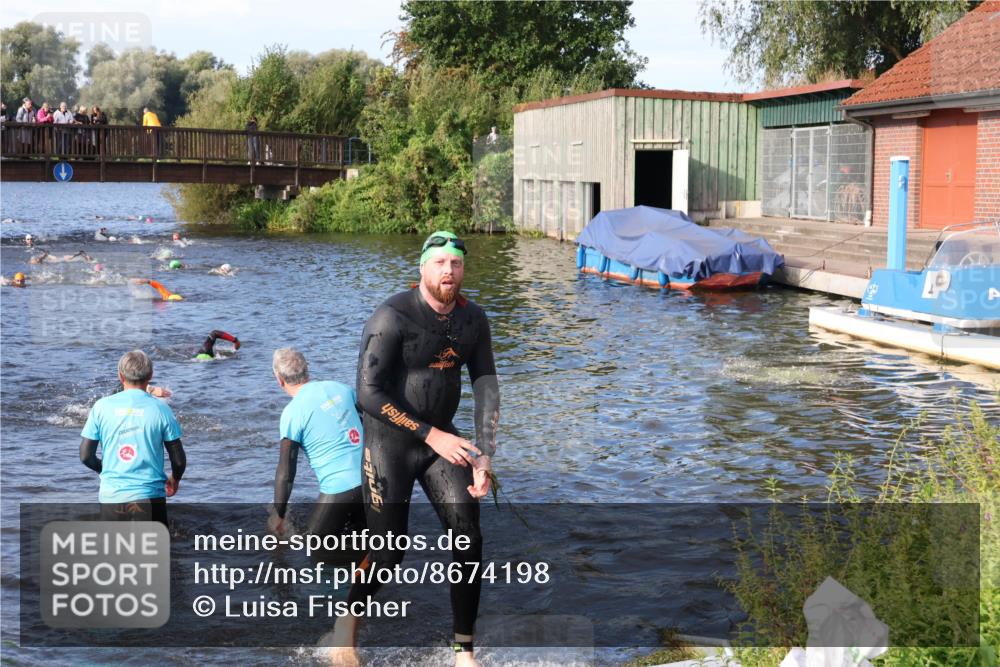 31.08.2025 - Elbe Triathlon Hamburg Luisa Fischer http://msf.ph/oto/8674198 31.08.2025 08:47:10 Schwimmen 310 meine-sportfotos.de