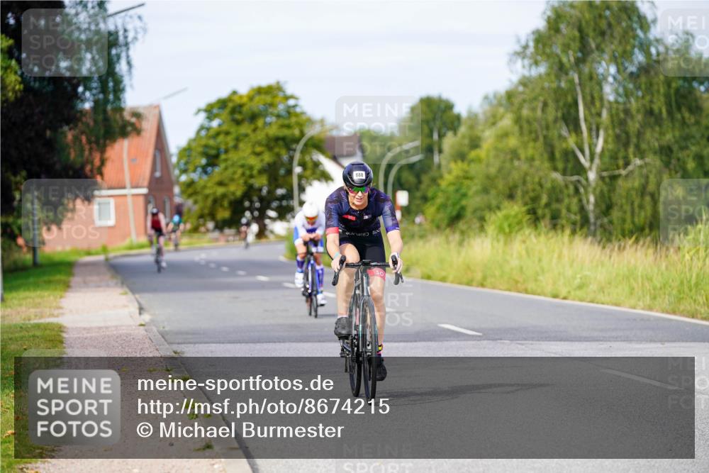 31.08.2025 - Elbe Triathlon Hamburg Michael Burmester http://msf.ph/oto/8674215 31.08.2025 10:14:15 Radfahren 759, 773, 881, 888 meine-sportfotos.de