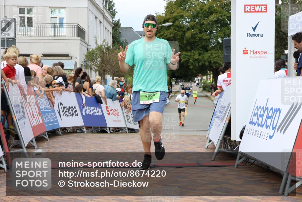 31.08.2025 - 21. Blankeneser Heldenlauf Strokosch-Dieckow http://msf.ph/oto/8674220 31.08.2025 10:51:20 Ziel 3388, 3292 meine-sportfotos.de