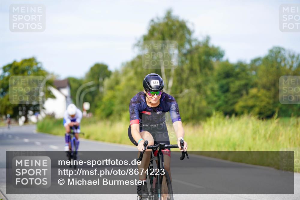 31.08.2025 - Elbe Triathlon Hamburg Michael Burmester http://msf.ph/oto/8674223 31.08.2025 10:14:16 Radfahren 759, 881, 888 meine-sportfotos.de