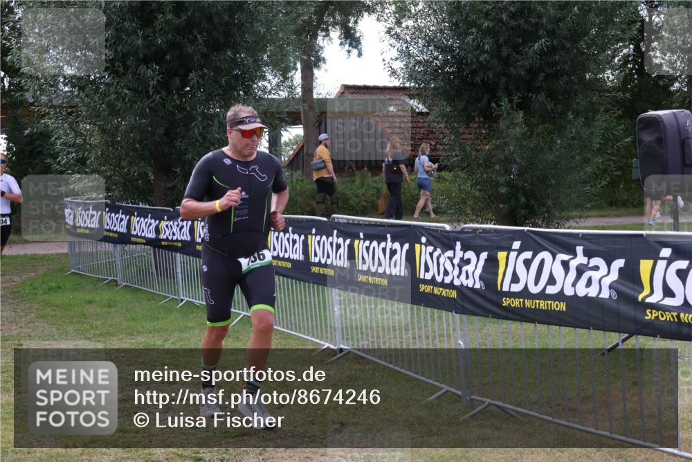 31.08.2025 - Elbe Triathlon Hamburg Luisa Fischer http://msf.ph/oto/8674246 31.08.2025 11:32:02 Laufen 04, 736 meine-sportfotos.de