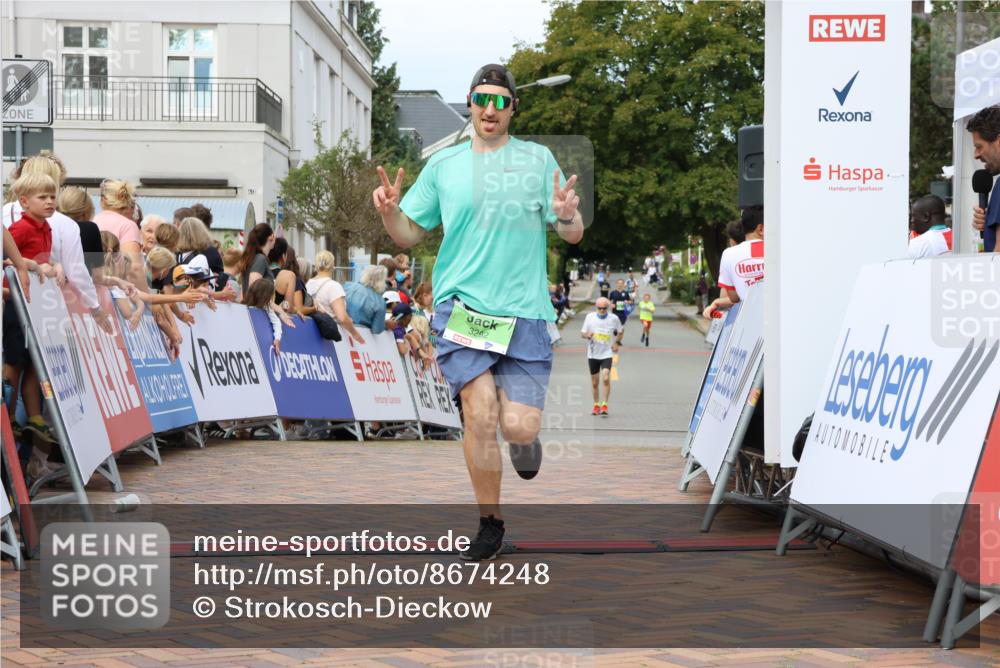 31.08.2025 - 21. Blankeneser Heldenlauf Strokosch-Dieckow http://msf.ph/oto/8674248 31.08.2025 10:51:20 Ziel 3388, 3292 meine-sportfotos.de