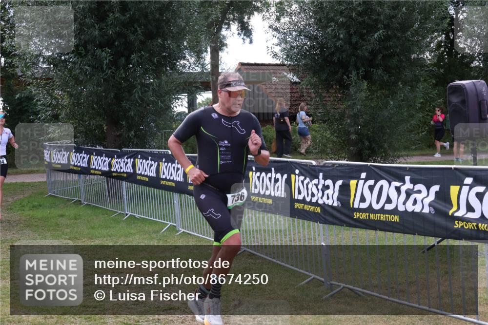 31.08.2025 - Elbe Triathlon Hamburg Luisa Fischer http://msf.ph/oto/8674250 31.08.2025 11:32:03 Laufen 04, 736 meine-sportfotos.de