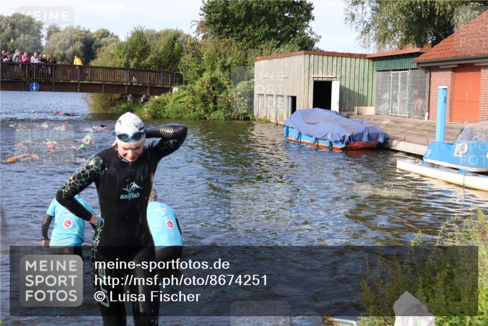 31.08.2025 - Elbe Triathlon Hamburg Luisa Fischer http://msf.ph/oto/8674251 31.08.2025 08:47:21 Schwimmen 290, 347 meine-sportfotos.de