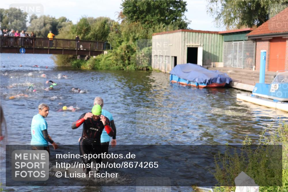 31.08.2025 - Elbe Triathlon Hamburg Luisa Fischer http://msf.ph/oto/8674265 31.08.2025 08:47:23 Schwimmen 290, 347 meine-sportfotos.de