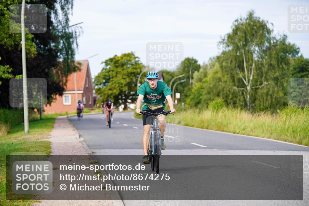 31.08.2025 - Elbe Triathlon Hamburg Michael Burmester http://msf.ph/oto/8674275 31.08.2025 10:14:34 Radfahren 404, 667, 845 meine-sportfotos.de