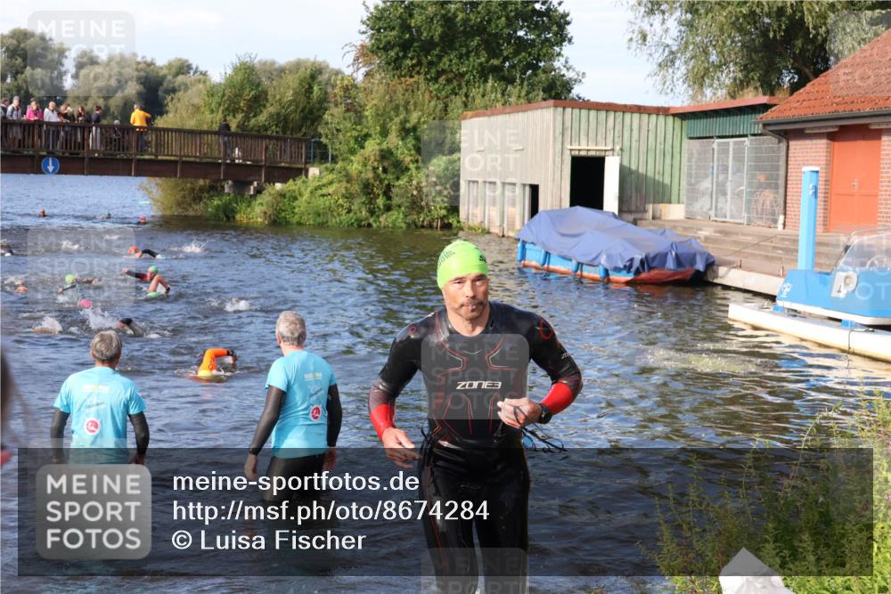 31.08.2025 - Elbe Triathlon Hamburg Luisa Fischer http://msf.ph/oto/8674284 31.08.2025 08:47:25 Schwimmen 290, 347 meine-sportfotos.de