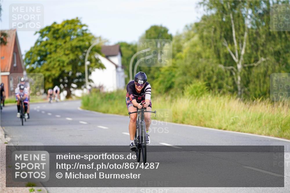 31.08.2025 - Elbe Triathlon Hamburg Michael Burmester http://msf.ph/oto/8674287 31.08.2025 10:14:38 Radfahren 404, 566, 756, 845 meine-sportfotos.de