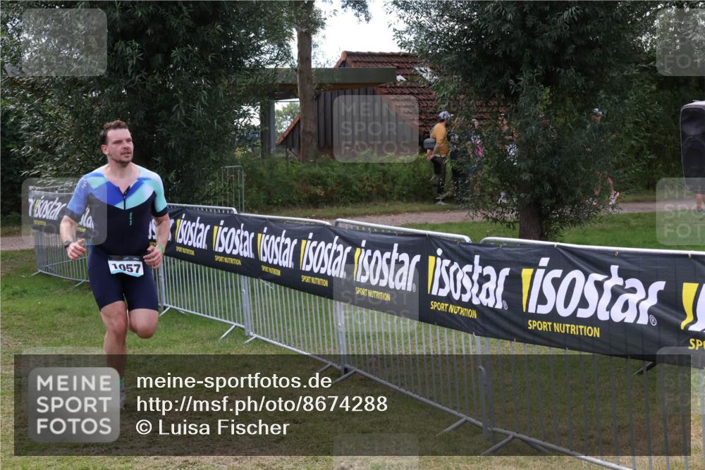 31.08.2025 - Elbe Triathlon Hamburg Luisa Fischer http://msf.ph/oto/8674288 31.08.2025 11:32:49 Laufen 1057, 92493 meine-sportfotos.de