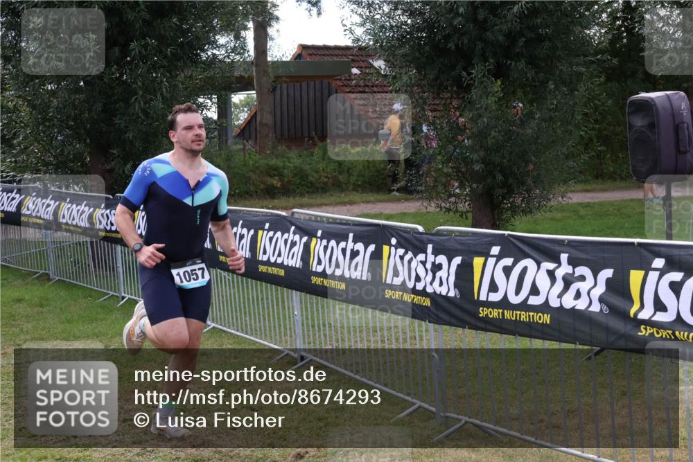 31.08.2025 - Elbe Triathlon Hamburg Luisa Fischer http://msf.ph/oto/8674293 31.08.2025 11:32:49 Laufen 1057 meine-sportfotos.de